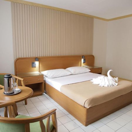 Hotel Soriente Manila Esterno foto