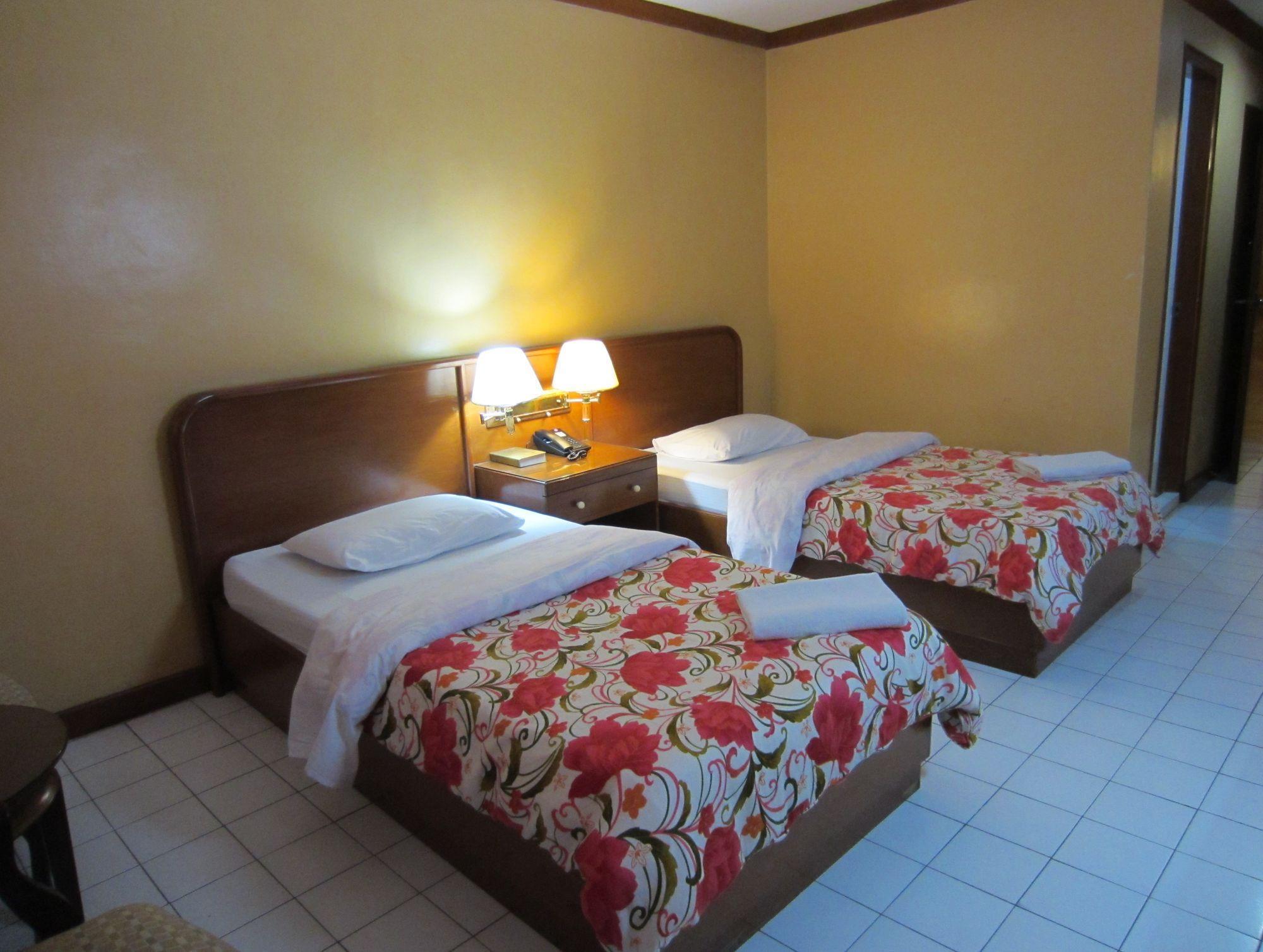 Hotel Soriente Manila Esterno foto