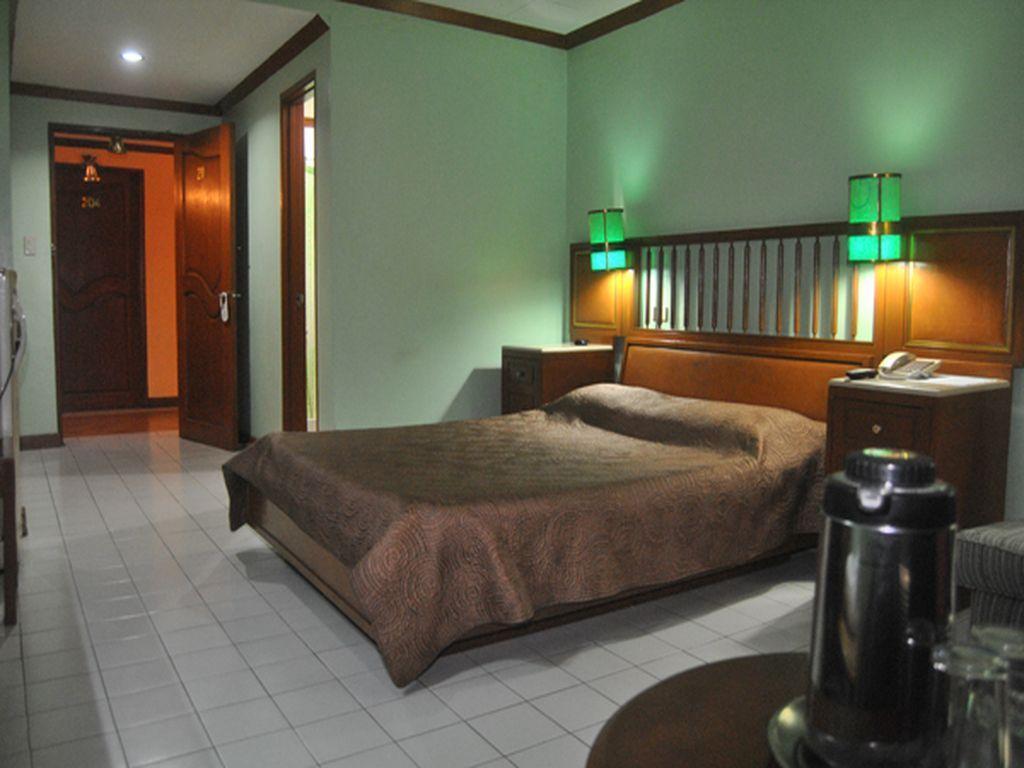 Hotel Soriente Manila Esterno foto